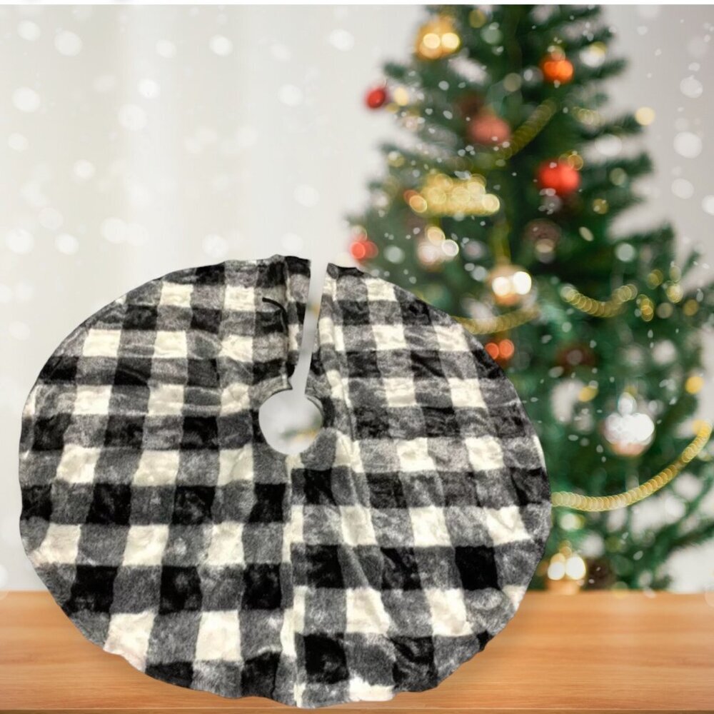 Well Dressed Home Faux Fur Tree Skirt Large Black White Checks X Mas Cottage